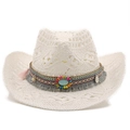 Weißer gehäkelter Cowboyhut im Western-Stil mit Boho-Perlen und Quastenverzierung - M / Reinweiß