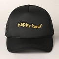 Zwarte outdoor trucker pet met geel happy hour borduursel en gevlochten touw detail - Zwart