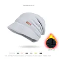 Lichtgrijze gebreide muts met warme fleecevoering en rand voor dames outdoor in de winter - Lichtgrijs
