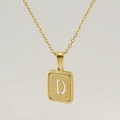 Collar de acero dorado con colgante cuadrado y diseño calado de la letra D mate - Letra D / Dorado