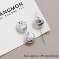 Dettaglio di perle irregolari in resina argento con trama martellata e misura 14x5mm - 5# (14x5mm)