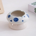 Leuke paddenstoel keramische asbak met blauwe stippen op de kap en beige basis - Blauwe Serie