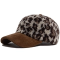 Berretto da baseball leopardato in finta pelle di pecora con tesa in velluto a coste - Caffè + Beige