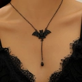 Collier gothique chauve-souris avec rubis rouge et pendentif goutte noire - Noir Brillant