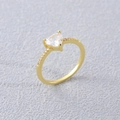 Bague cœur élégante plaquée or avec zircons micro-sertis sur un anneau minimaliste - Cœur Taille 8