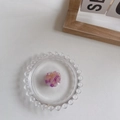 Pinza para el pelo de concha rosa degradada con detalles dorados en plato - Violeta y Blanco