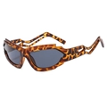 Gafas de sol Y2K futuristas con montura de leopardo carey y lentes de color gris oscuro - Montura Carey Lentes Gris Negro