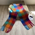 Écharpe à carreaux arc-en-ciel avec franges et texture pelucheuse épaisse pour l'hiver - Damiers Colorés Avec Franges
