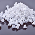 Poussettes de boucles d'oreilles en silicone blanc sur fond noir réfléchissant - Fermoirs Blanc Lait 6X8 [10 pièces]