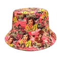 Détail du chapeau bob avec imprimé bande dessinée vintage rose et motif pop art nostalgie - M (56-58cm) / Rouge