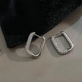 Orecchini a cerchio quadrati a forma di U con zirconi cubici e finitura argento - Oro Bianco