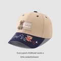 Detalle de gorra de béisbol para bebé con parche de oso y visera azul marino en contraste - 48-52cm / Caqui