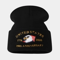 Nahaufnahme der US Marine Corps 250. Jubiläum Adler-Stickerei auf einer schwarzen Mütze - Schwarz