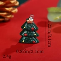 Macro view of green glitter resin Christmas tree pendant with size and weight parameters - Green Glitter Christmas Tree