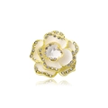 Broche camélia élégante en émail blanc avec placage à l'or et cristaux de zircon - Blanc avec rose en strass