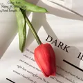 Realistische 35cm rote PU Mini Tulpe Kunstblume für nordische Wohndekor und Esstisch - Mini-Tulpe-Rot