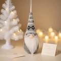 Decorazione natalizia appesa a forma di gnomo lavorato a maglia in grigio e bianco - Grigio a Rombi a Maglia C