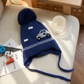Cappello in maglia blu scuro per neonati con pompon e motivo auto decorativo - Auto Blu Scuro