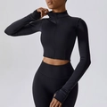 Conjunto de yoga negro ajustado con chaqueta de cremallera y mallas con agujeros pulgar - M / Negro Premium