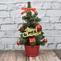 Mini-Weihnachtsbaum mit roten Ornamenten und geflochtenem Korbboden als Tischdeko - 20cm / Rot