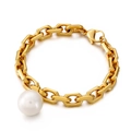 Grobgliedriges Armband aus goldenem Titanstahl mit einem weißen Perlenanhänger - 8mm Gold (KB155282-Z)