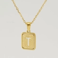 Collar de acero de titanio con colgante rectangular y diseño de letra T esmerilada - Letra T