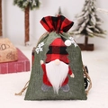 Grüner Weihnachtsbeutel aus Jute mit 3D-Zwerg-Stickerei und karierter Mütze - Grüner Waldwichtel (C-D86)