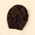 Kaffeebraune Baby Turban Mütze gestrickt mit großer Schleife und Rippenstrick-Muster - Dunkelbraun