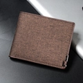Portafoglio bifold in tela marrone con trama intrecciata e dettaglio angolare in metallo - caffè