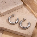 Bamboe-stijl zilveren roestvrijstalen oorringen met sprankelende zirkonia stenen - Witte Strass Zilver Stijl (ER-536)