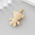 Ciondolo a forma di orsetto placcato oro 14K con perle bianche e zirconi lucidi - Orso Impreziosito da Perle Oro