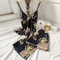 Elegantes Set aus schwarzem Satin-Schlafanzug mit Vintage-Blumendruck und Top - S / Schwarz Blumig