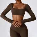 Conjunto de fitness para mujer marrón oscuro con crop top y mallas - S / Café