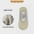 Hellgrüne rutschfeste Yogasocken mit elastischen Bändern und Silikon-Grip-Punkten - Einheitsgröße / Hellgrün