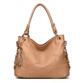 Schicke khakifarbene Hobo-Tasche mit Quasten-Detail und Kieselstruktur für den Alltag - Khaki