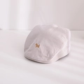 Detail van gestreepte baby baret met bruine hondenborduring en schaduweffecten - 46-48cm (Aanbevolen 6-15 Maanden) / Khaki