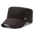 Casquette plate homme marron foncé en coton avec logo métallique carré sur le côté - Réglable / café