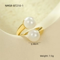 Detailweergave van gouden ring met 0,98 cm witte parels en 7,5 g gewichtsspecificatie - Grote Dubbele Parel Open Stijl (NMSR-B7210-1) / Goud