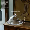 Dessertteller aus Glas mit Herzperlenrand, transparenter Glocke und Holzsockel-Dekor - Herz Spitze Groß