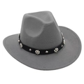 Détail d'un chapeau fedora gris foncé avec bande en cuir noir, rivets et fleurs en perles - Gris clair