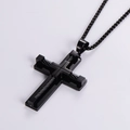 Collana a croce nera da uomo in acciaio inossidabile con inserto in cavo d'acciaio - Con catena / Nero