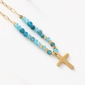 Collar artesanal de cadena dorada con colgante de cruz y cuentas de cristal azul - Oro de 14K / Cruz Azul