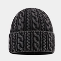 Detalle del tejido de ochos en gris carbón y el borde ancho doblado de este gorro de invierno - Talla única / Negro