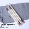 Set di 4 candele a spirale in paraffina bianco perlato con finitura metallica - Candela a Spirale Confezione da 4 / Bianco Perlato