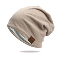 Gorro de punto acanalado beige con parche de cuero F&S y forro polar cálido - Blanco Roto