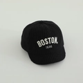 Schwarze Baby-Baseballkappe aus Cord mit weißer Boston 1630 Stickerei für Kleinkinder - Boston Buchstaben / Schwarz