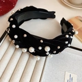 Cerchietto intrecciato in velluto nero con perle finte e struttura interna antiscivolo - Stile Abbellito da Perle in Velluto Nero