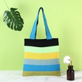 Borsa tote in maglia a righe arcobaleno con cuciture colorate su sfondo in marmo - 31*31cm / Righe Arcobaleno Blu-Nere