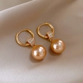 Orecchini a cerchio oro champagne con zirconi brillanti e grandi pendenti di perle - Oro champagne