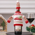 Gebreide kerst wijnfles hoes met vrachtwagenpatroon en mini muts decoratie set van twee - Kerstauto Stijl